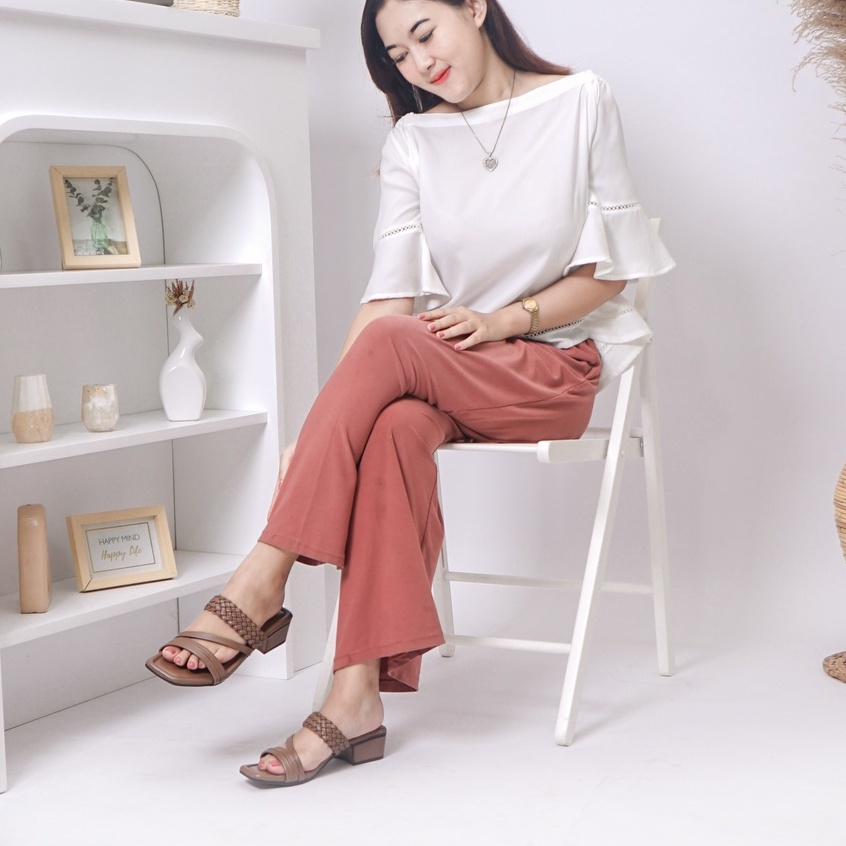 SARASARA YUK - ALINE Sandal Wanita High Heels 4cm Hak Tahu Size 36 - 40 SARA SARA Sendal Cewek Heel Model Chunky Tali Kepang Silang 37 38 39 Warna Brown Cokelat Smoke Coksu Pergi Kondangan Acara Formal Original Kekinian Terbaru Shoes Mall Official Store