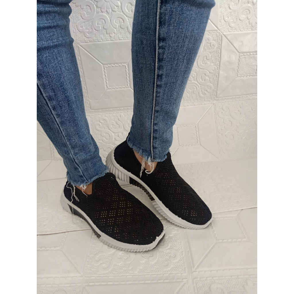 ♫ Megata ♫ SP030 (Tanpa Kotak) Sepatu Sneakers Wanita Lubang Lubang Kecil Ringan Sporty Model Korea Fashion Casual Olahraga