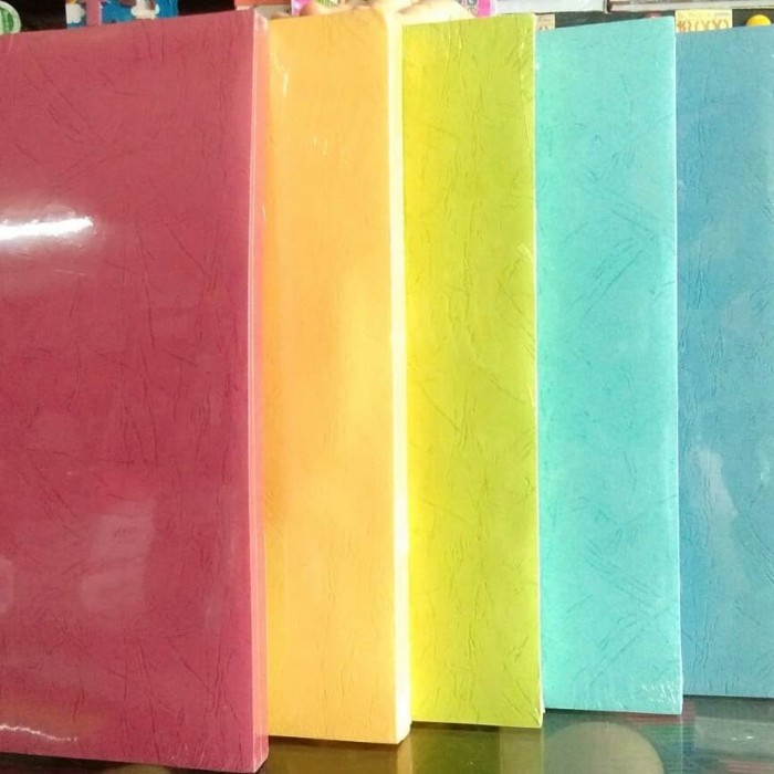 

murah Kertas Cover Jilid Bufalo Folio F4 Isi 100 Lbr - Warna Campur