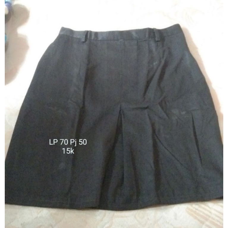 Preloved Rok Seragam Sekolah