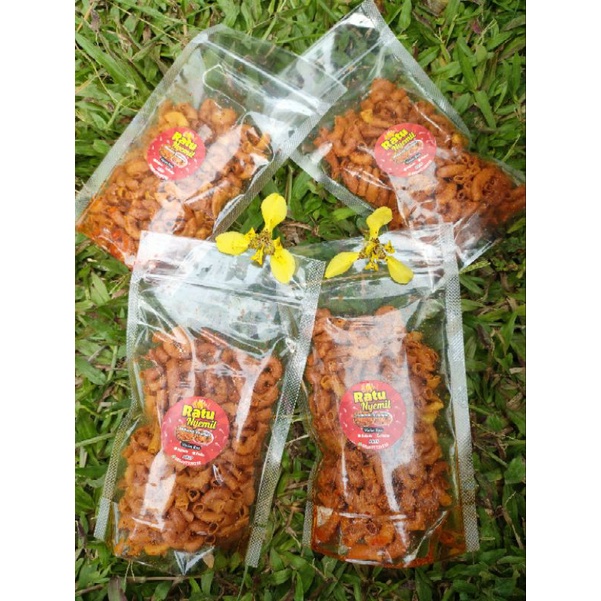 

MAKARONI BANTET PEDAS/TERMURAH/CEMILAN ENAK 100gr