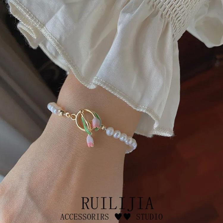 Gelang Tangan Rantai Aksen Bunga Tulipmutiara Imitasi Gaya Vintage Untuk Wanita