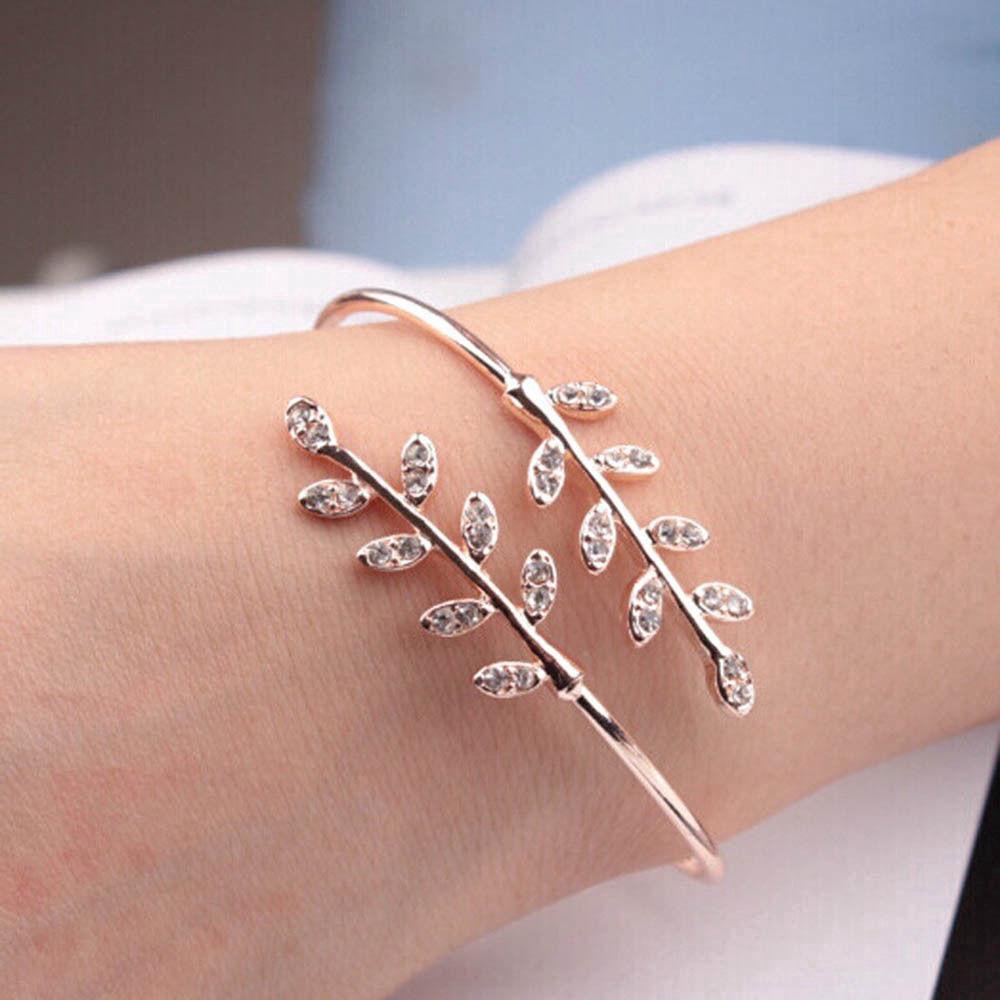 Gelang Bangle Model Terbuka Adjustable Bentuk Daun Warna Silver Untuk Wanita