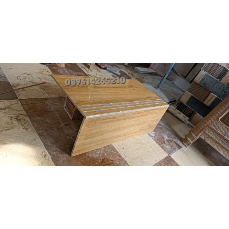 granit tangga 30x60 motip kayu atena