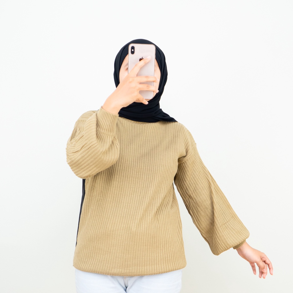 Laluna Turtleneck Lengan Balon Sweater Rajut Wanita