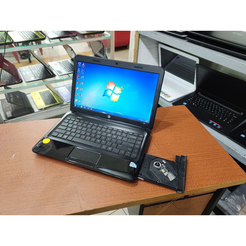 Laptop HP 1000 RAM 2GB HDD 500GB Warna Hitam Ada kamera DVD siap pakai laptop sangat istimewa cocok buat Sekolah SMP SMA KULIAH KERJA dan Buat kantoran aplikasi lengkap dan program