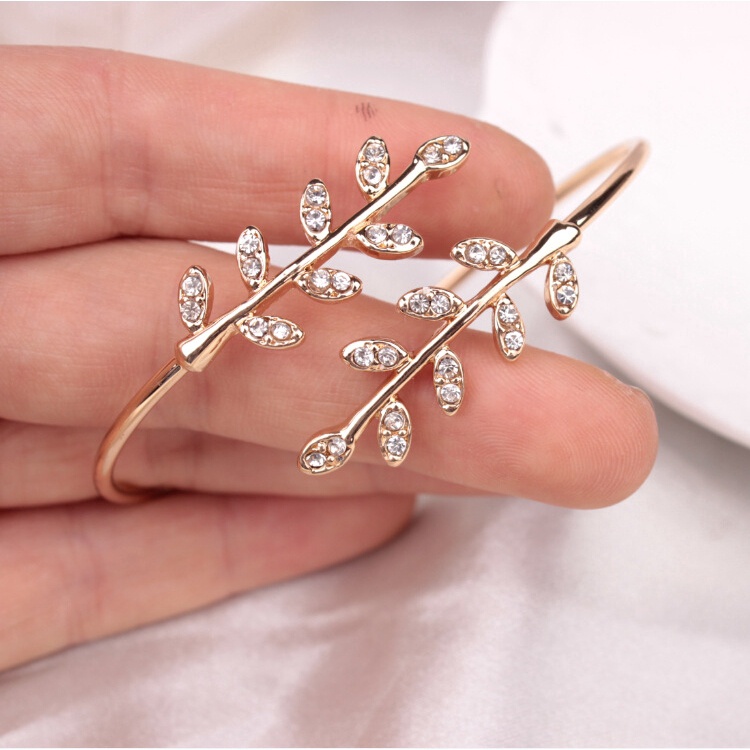 Gelang Bangle Model Terbuka Adjustable Bentuk Daun Warna Silver Untuk Wanita