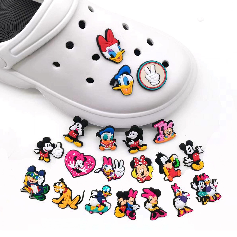 Charms Crocs Pin Jibbitz DIY Bentuk Kartun Mickey Donald Duck Untuk Aksesoris Dekorasi Sandal