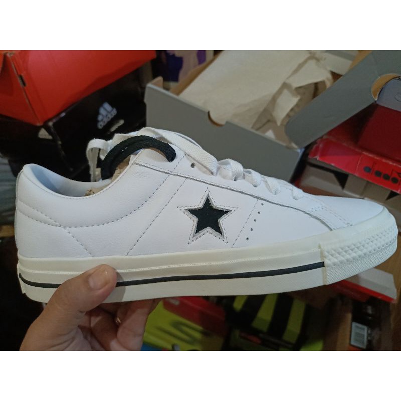 converse sneakers putih