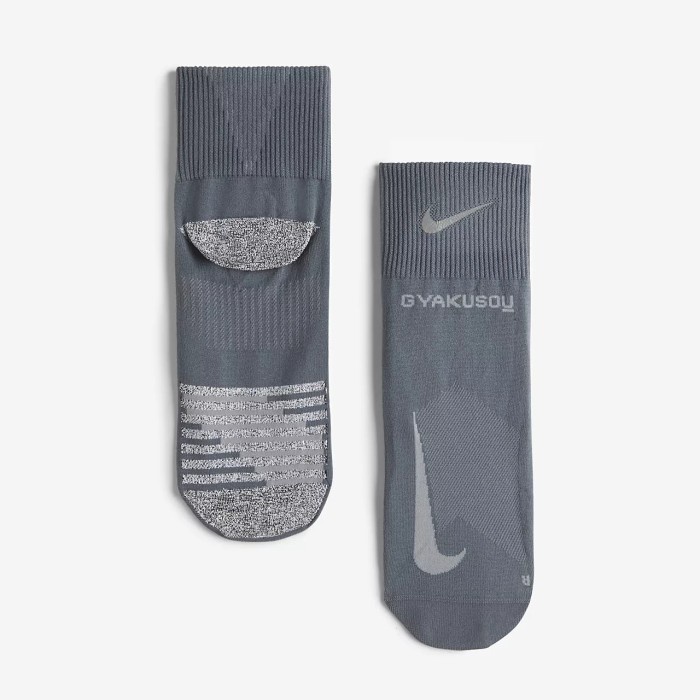 

Kaos Kaki Nike Gyakusou NikeGrip Unisex Quarter Sock SX7234-065