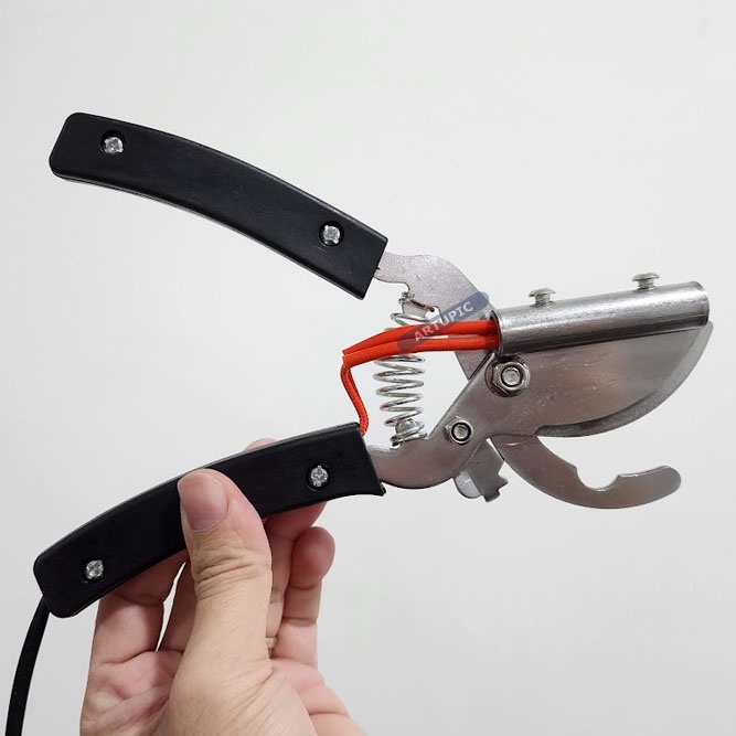 Gunting Ekor Hewan Elektrik Alat Tang Potong Listrik Pemotong Ekor Babi Piglet Hewan Ternak Electric Tail Cutting Pliers End Cutting Pliers Disconnect Pig Tail