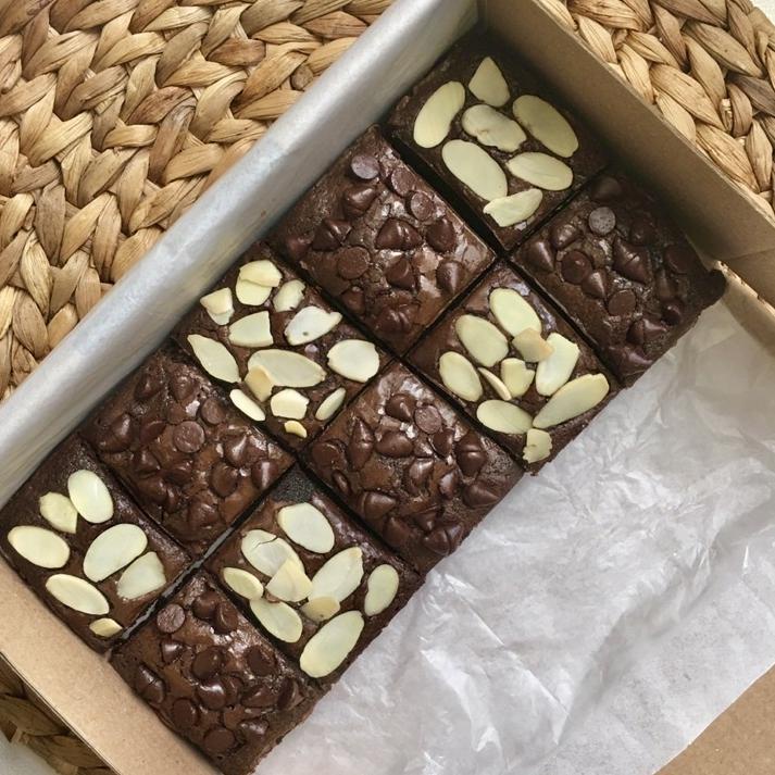 

11.11✔️Kamai Fudgy Brownies/Hampers Lebaran/Hampers Idul Fitri/Bingkisan Lebaran/Parcel Lebaran/Parsel Lebaran/Gift Lebaran|SQ6