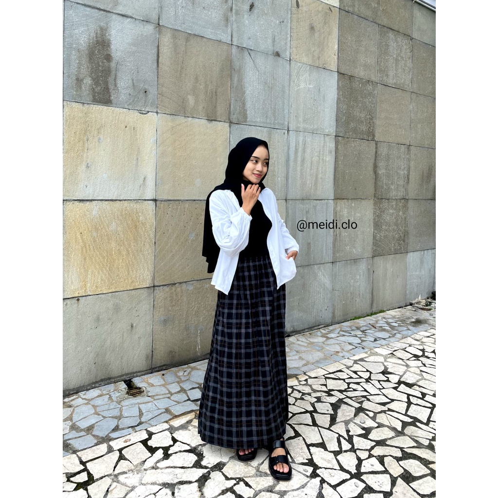 ROK TARTAN WARNA HITAM GARIS COKLAT/KANIA SKIRT IN BLACK STRIP BROWN