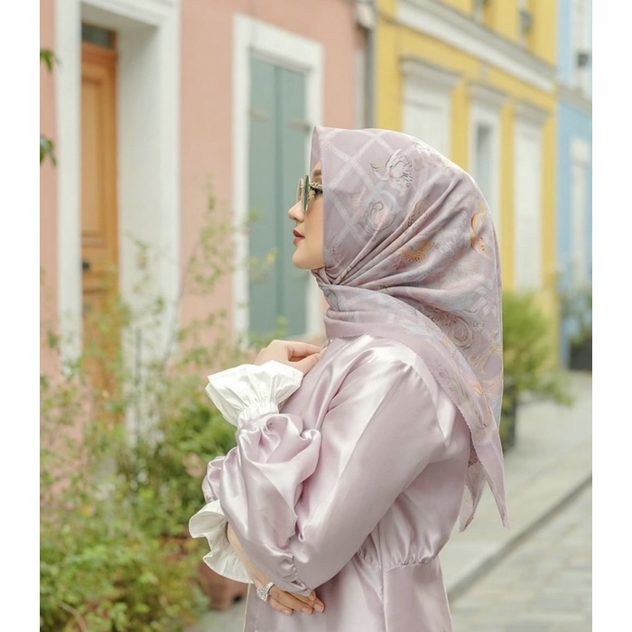 Buttonscarves X Dian Pelangi “Lavande”