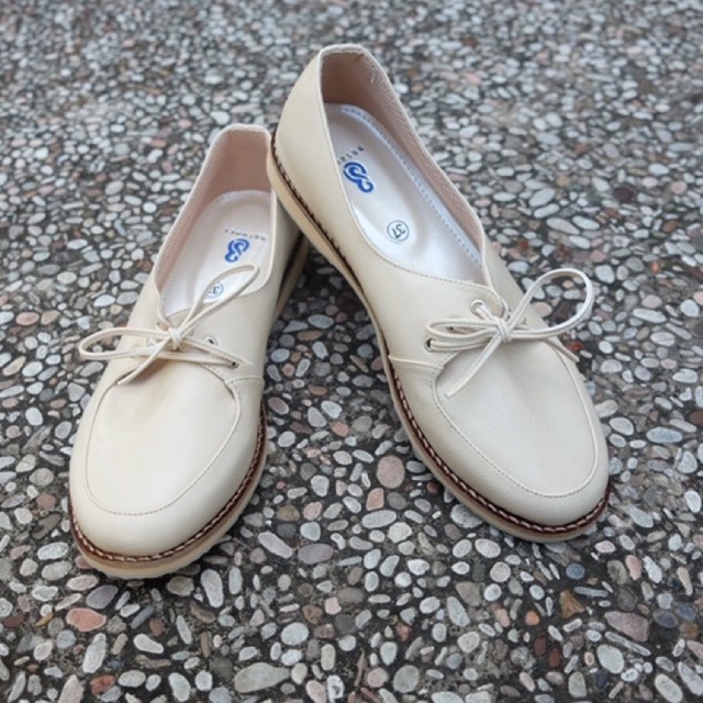 [SIAP KIRIM] BRShoes30 Krem Sepatu Kerja Casual Flat Wanita