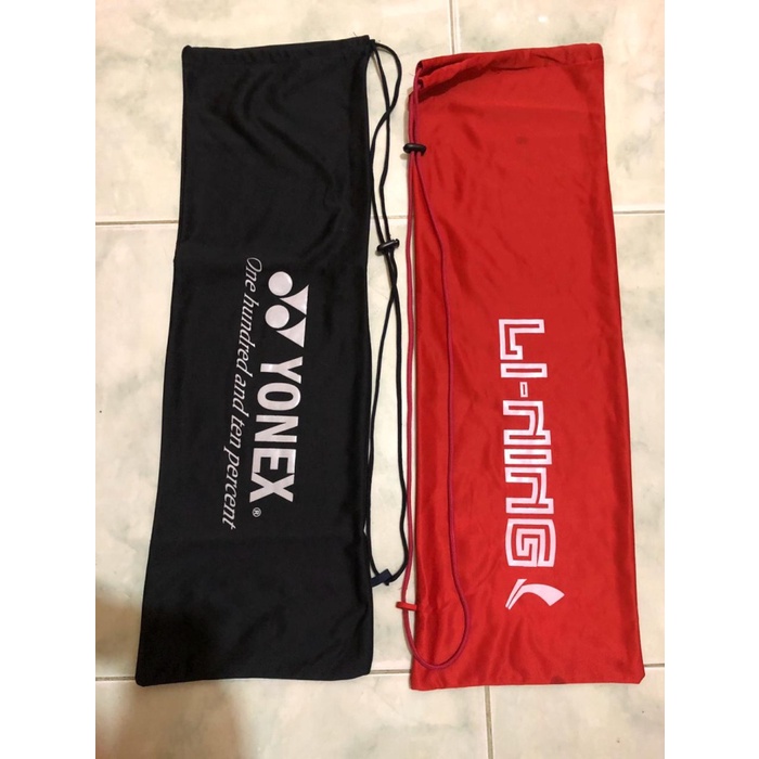 Raket Tas Kain Raket Badminton / Sarung Raket Badminton Merk Apacs & Victor