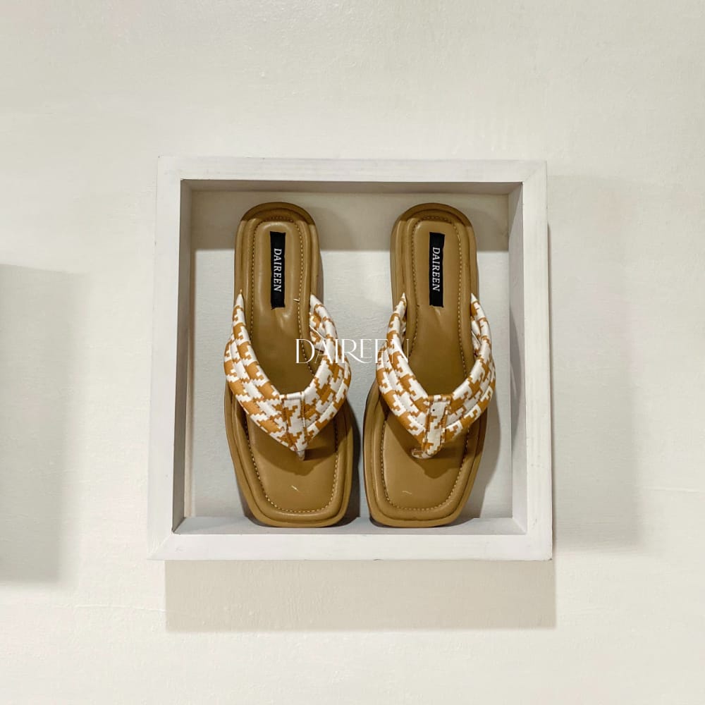 Dinda sandal wanita platform Odie kekinian model terbaru 2022 warna coksu Salem dan hitam ukuran 37-40