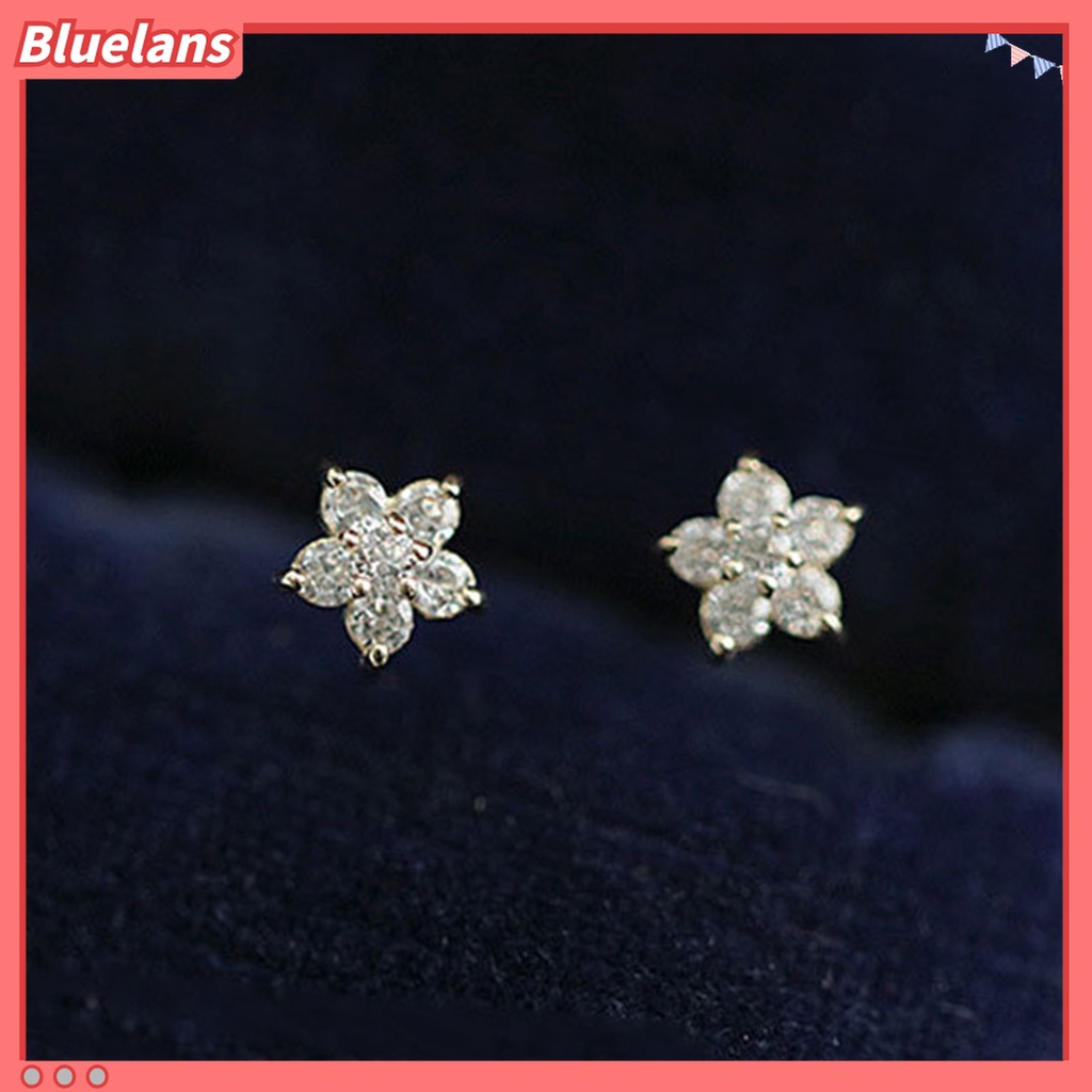 1 Pasang Anting Stud Cubic Zirconia Bentuk Bintang Untuk Wanita