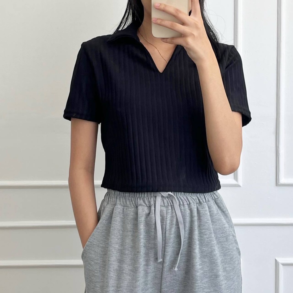 Lily Top 260 - Kaos Knit Rib - Kaos Pendek Wanita - Kaos Polo Crop-Hitam