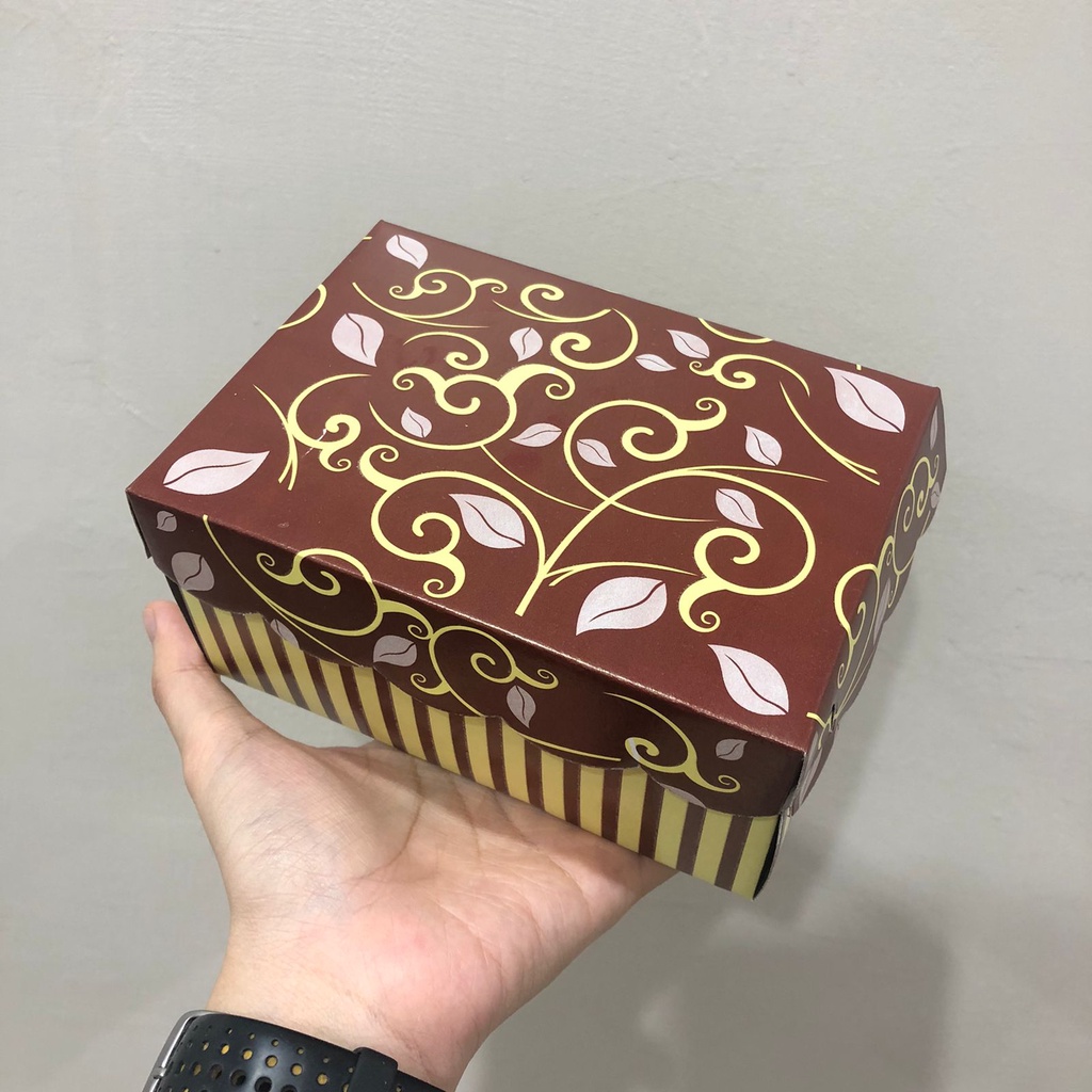 Dus Kue 15 X 10.5 X 6.5 R3A Classic / 16 x 12 x 6.5 cm R5K Classic/ Dus Snack Clasic/ Dus Hajatan / Dus Roti / Dus Snack Ultah/ Box Roti/ Dos Kue/ Kotak Snak/ Kotak Makanan