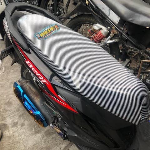 kulit jok motor kulit jok karbon sarung jok motor cover jok karbon universal / Sarung jok kulit jok biker karbon thailand kain kulit jok kevlar - cover jok biker / Kulit jok sarung jok karbon cover jok karbon bikernya