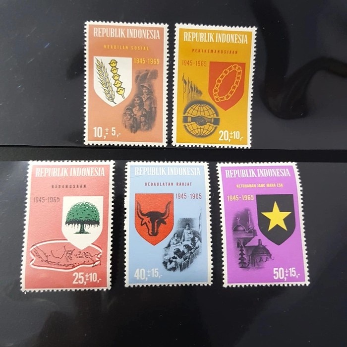 

Terlaris Perangko/Prangko Indonesia Seri Pancasila. Tahun Terbit 1965 Diskon