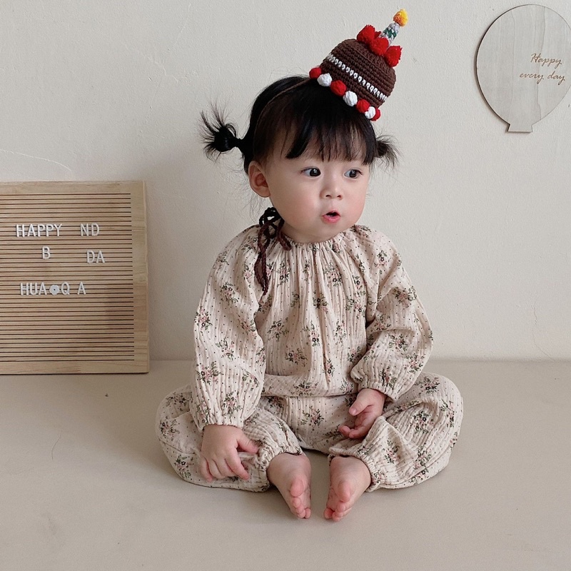 Floral crepe jumpsuit bayi perempuan