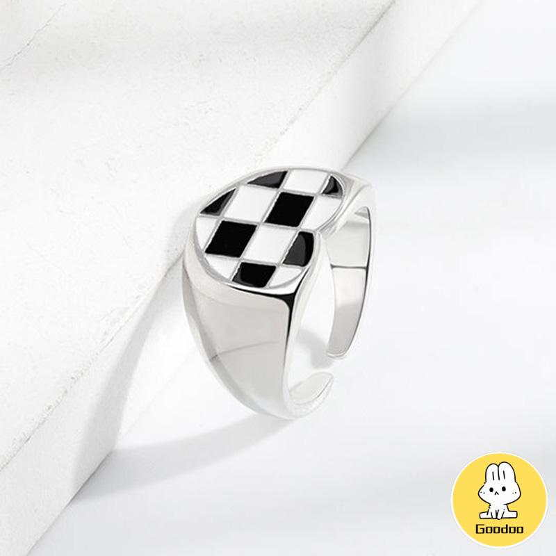 Cincin Kotak-kotak Geometris Cinta Hitam Dan Putih Cincin Fashion Wanita -Doo