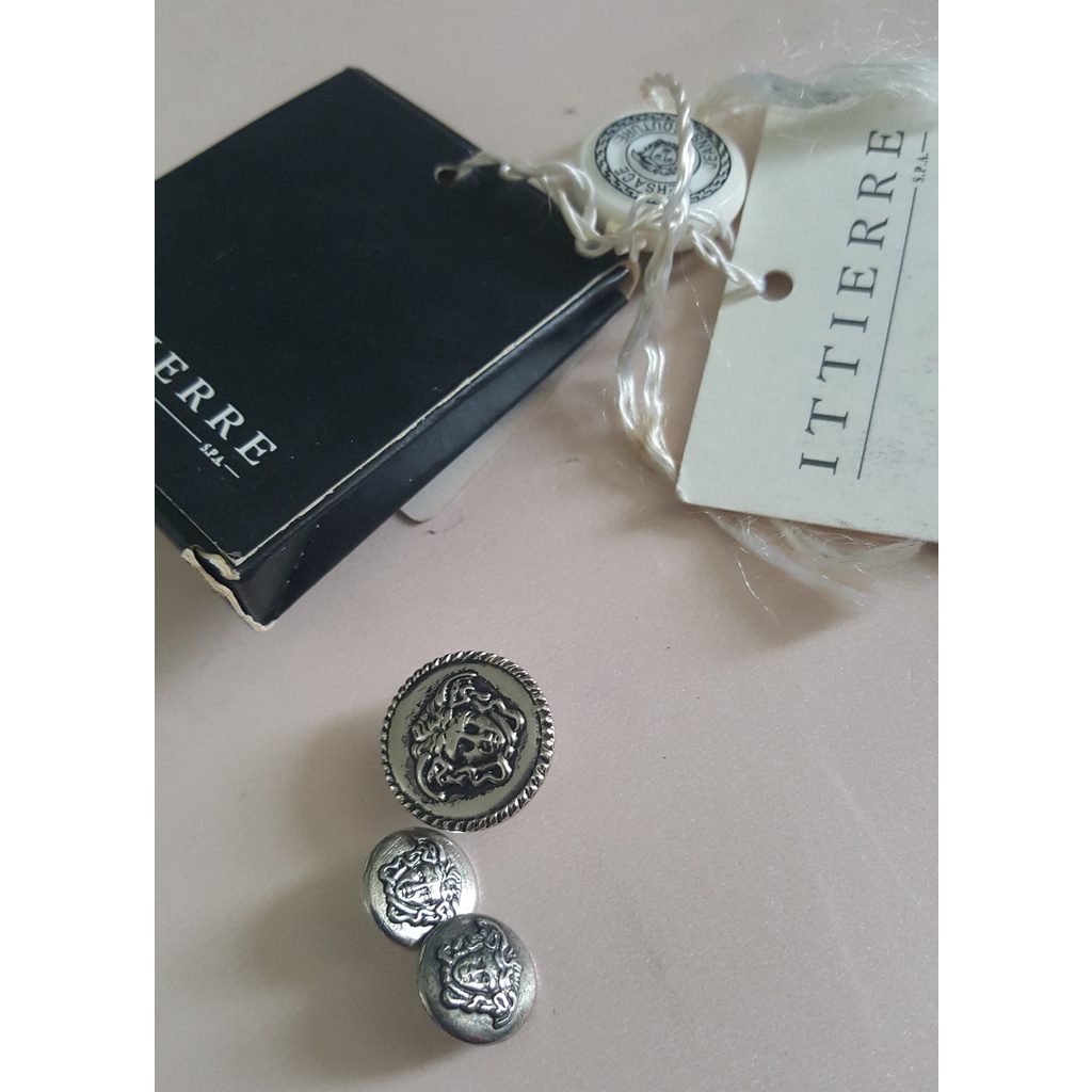 VERSACE Original Kancing Jaket Langka Vintage dari Italy