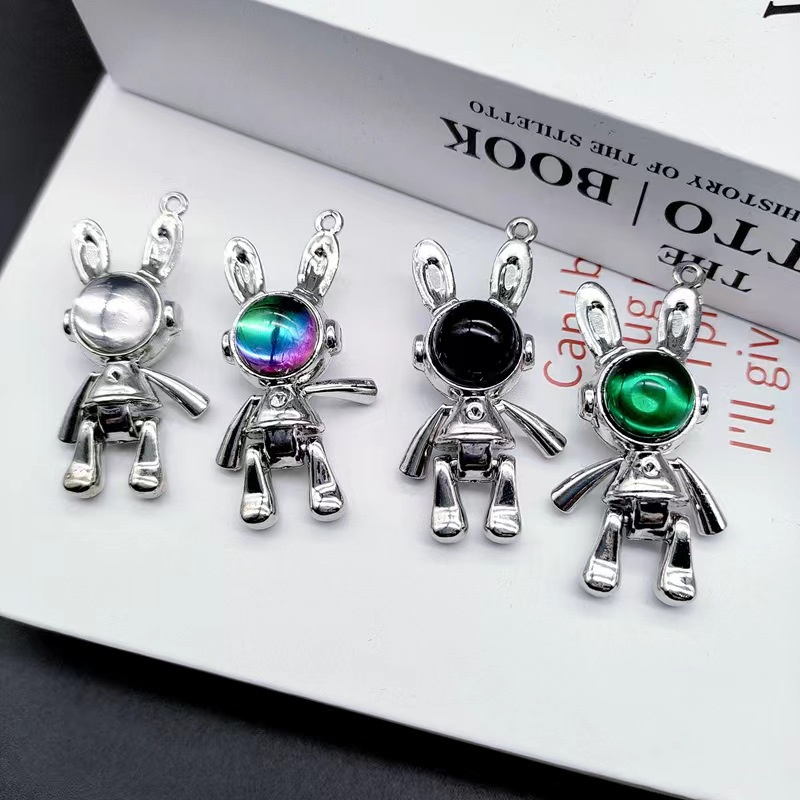 Kalung Rantai Panjang Liontin Kelinci Mekanik Bahan titanium steel Untuk Pria / Wanita