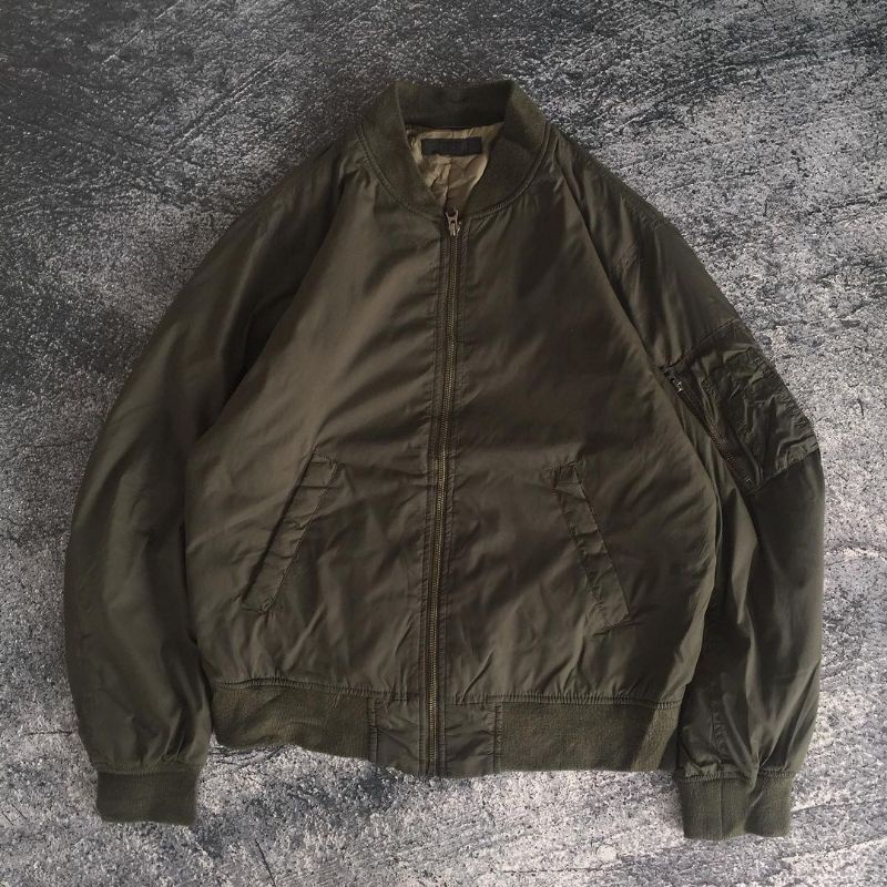 Bomber uniqlo original second brand preloved