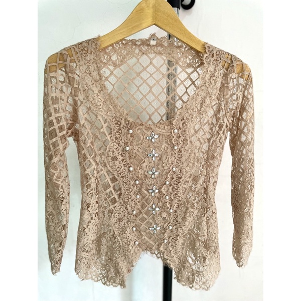 Sewa kebaya kondangan/ tunangan/wisuda