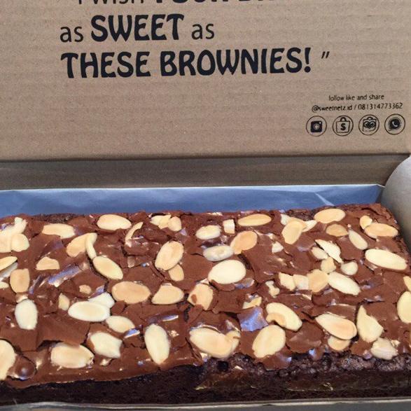 

trxU0g0F--Brownies Almond