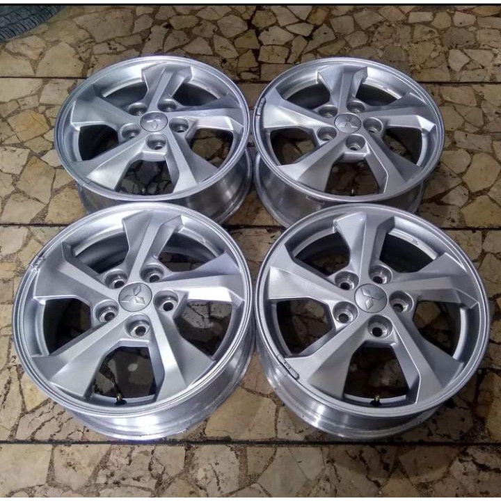 VELG MOBIL BEKAS OEM STD XPANDER R16X6 LUBANG 5 ET46SILVER 5X114