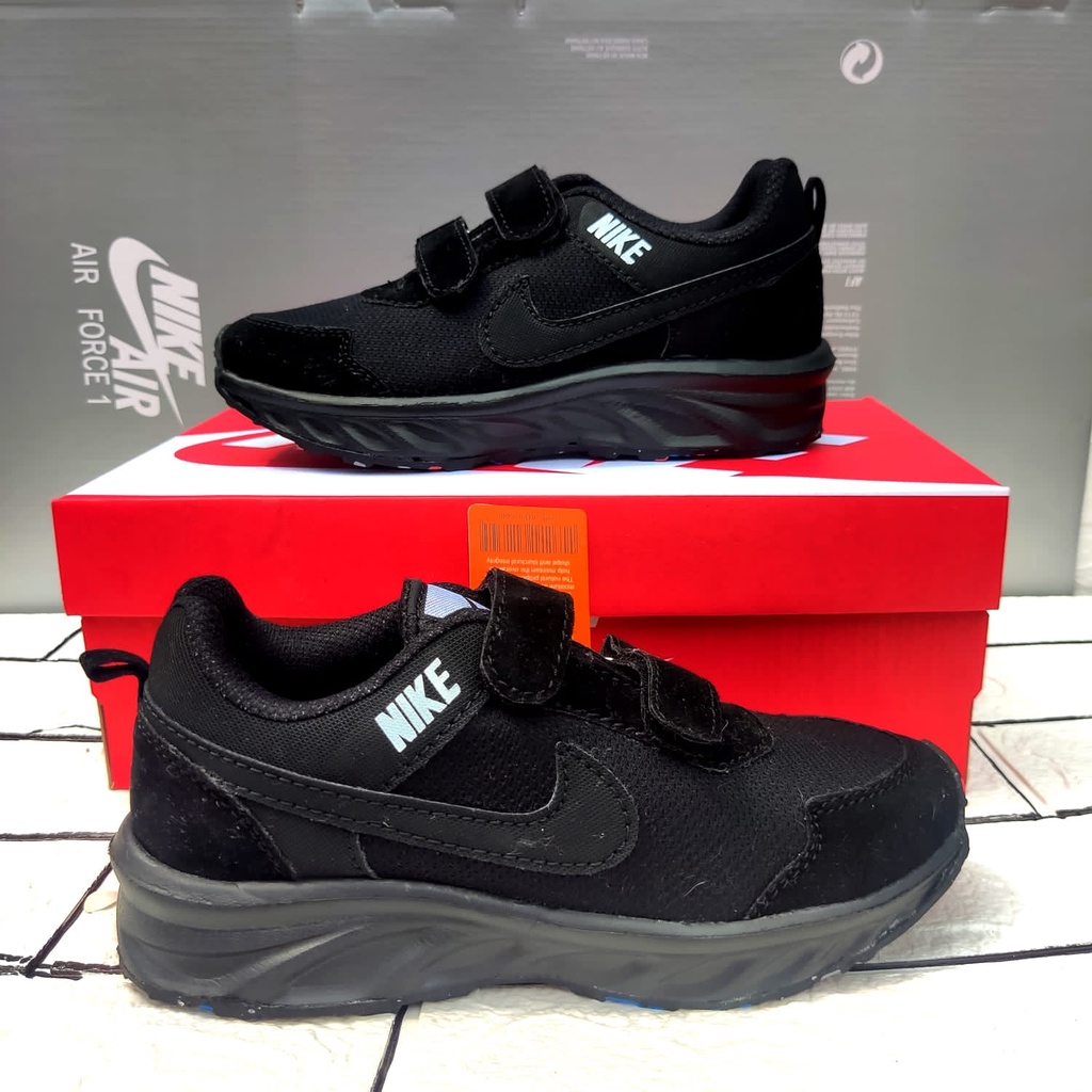 Sepatu Sekolah Hitam Full.PwerekatNike Air Hitam Polos. Sepatu Hitam Laki Perempuan