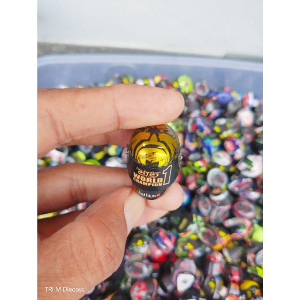 miniatur helm fabio quartararo champion 2021 skala 1:12