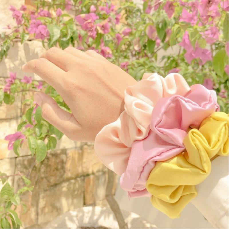 Scrunchie Satin Polos Korean Style Warna Random