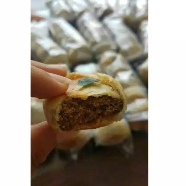 

㊔ Pia paling enak di semarang MAKWOK coklat kacang hijau BEST SELLER 2899 ✯