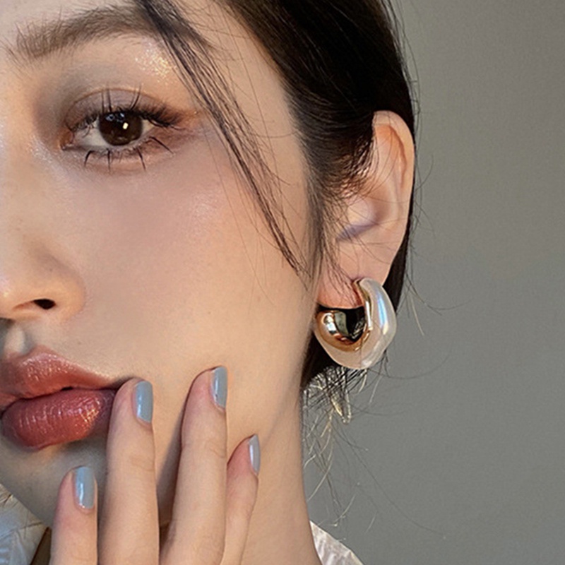 Anting Mutiara Berlian Imitasi Bentuk Bulat Bahan Alloy Warna Emas Untuk Wanita