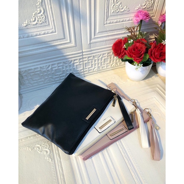 CLUTH ZETLY / CLUTH / POUCH / AQILLA BAGS
