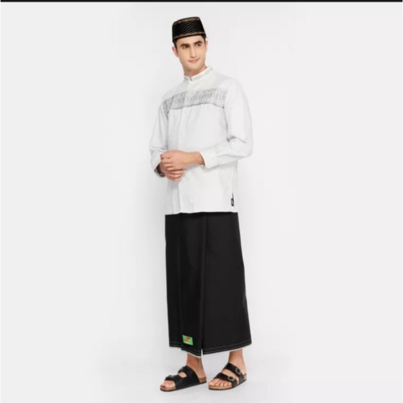 SARUNG ATLAS POLOS HITAM FAVORIT 500//ORIGINAL 100%