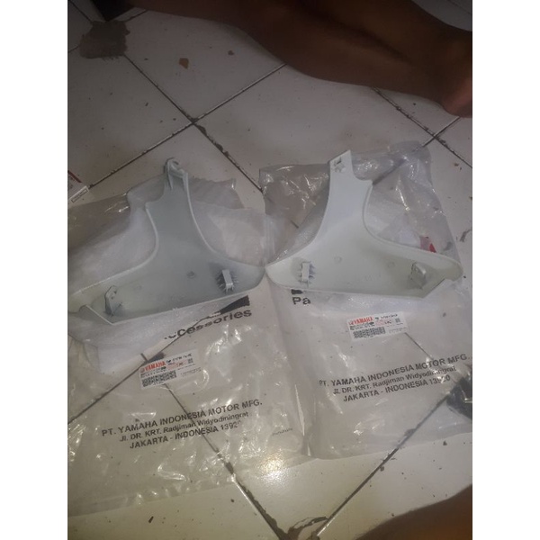 SCOOP, AIR 1SCOOP, AIR 2 YAMAHA SCORPIO PUTIH KANAN KIRI ORIGINAL