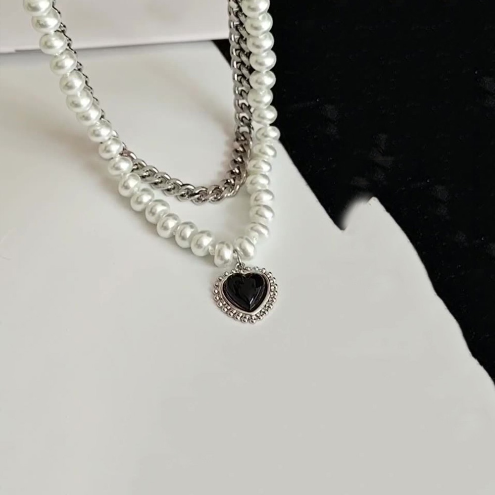 Kalung Rantai Choker Liontin Hati Hitam Lapisan Ganda Aksen Mutiara Simulasi Gaya Punk Hip-Hop Untuk Wanita