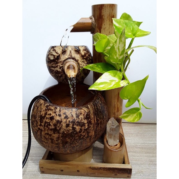 Kerajinan bambu miniatur air mancur