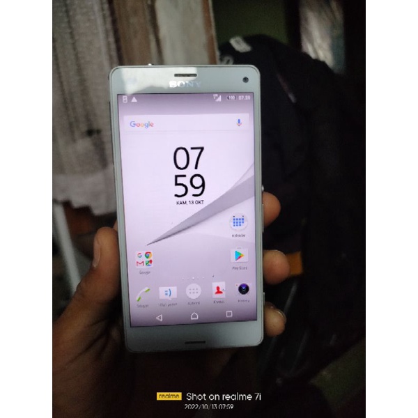 Sony Z3 compact second