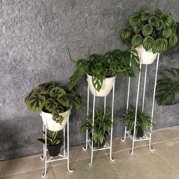Penyangga Pot Bunga Besi Model Tabung, Diameter 18 cm, Tinggi 40-60 cm, Warna Hitam Putih
