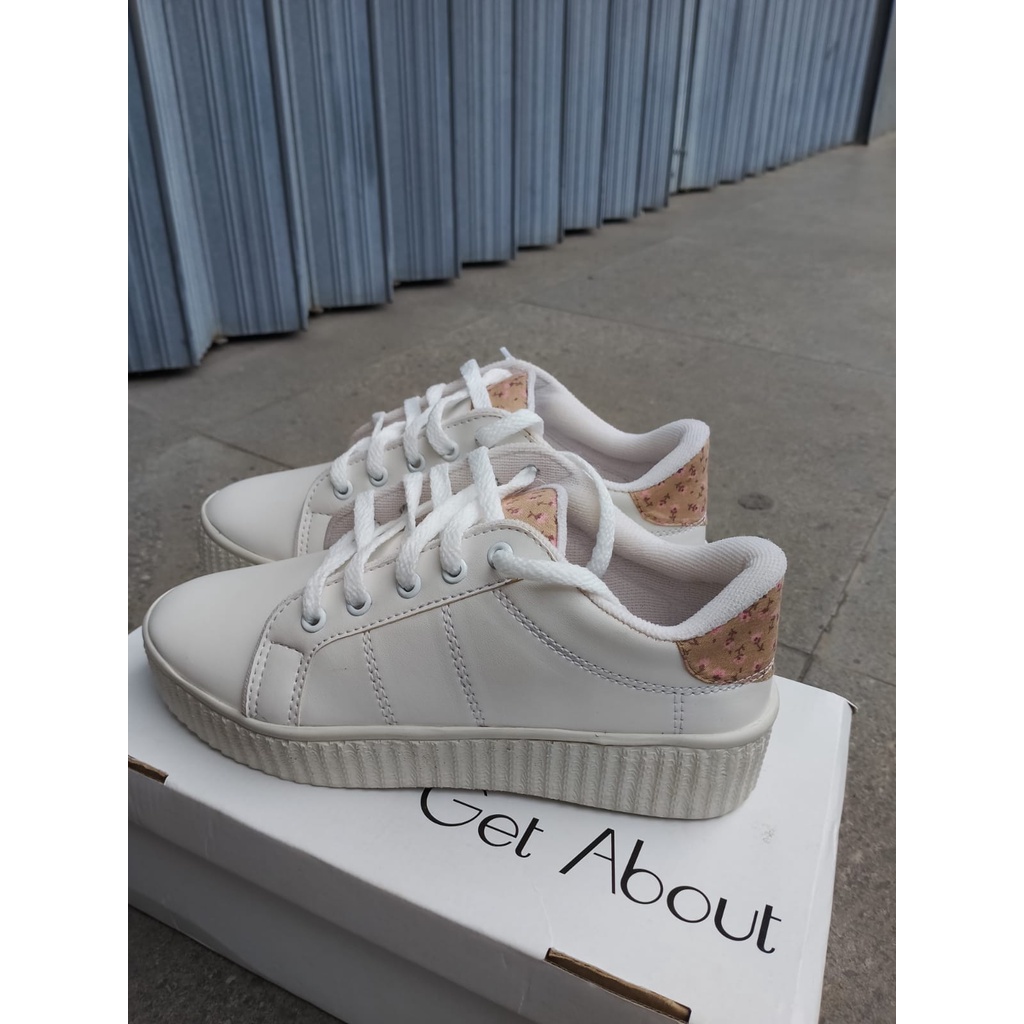 sepatu sneakers get about