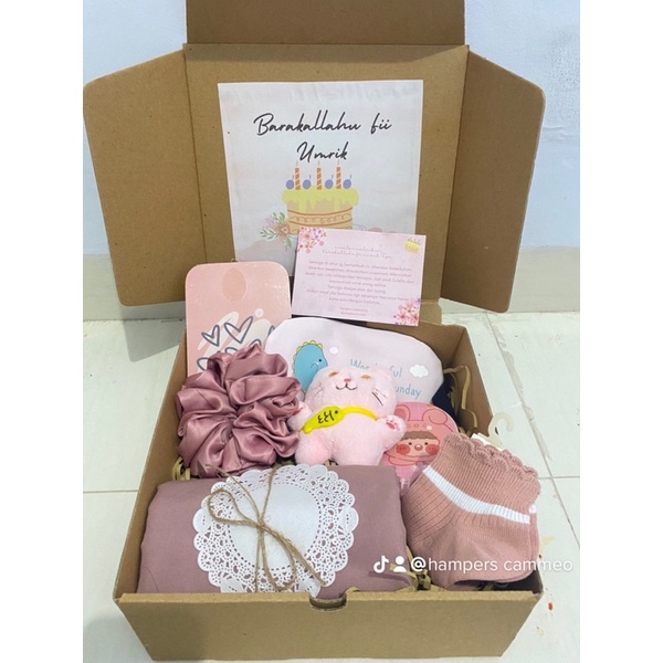 

giftbox tema pink hampers birthday bisa custom card