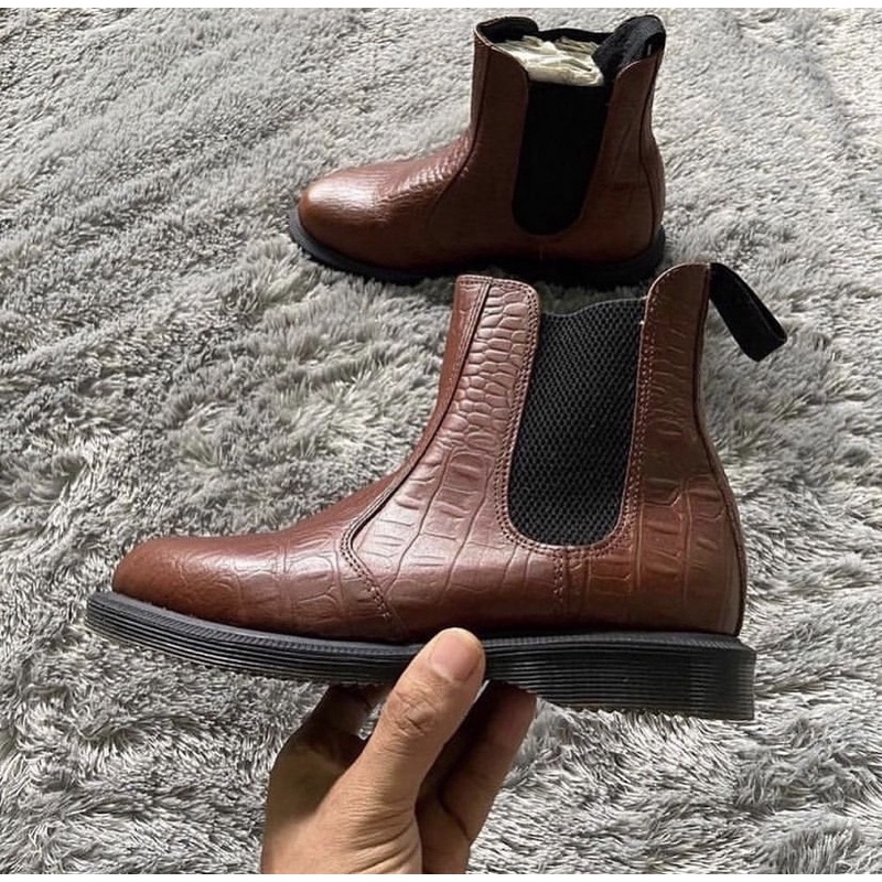 dr martens chelsea boots