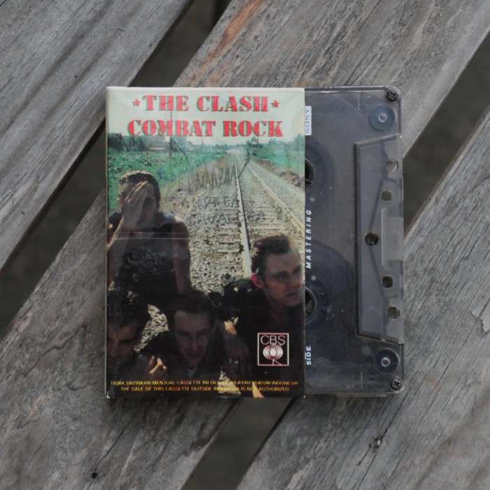 Kaset Pita The Clash ; Combat Rock